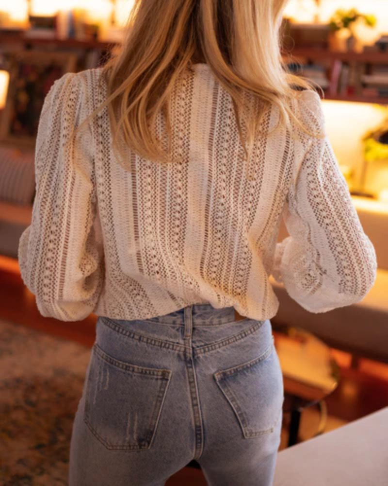 ÉVELYN – GraceForm V-Neck Long Sleeve Blouse